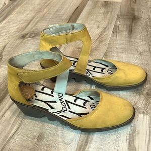Fly London Mary Jane yellow platform shoes size 41 / US 10/10.5